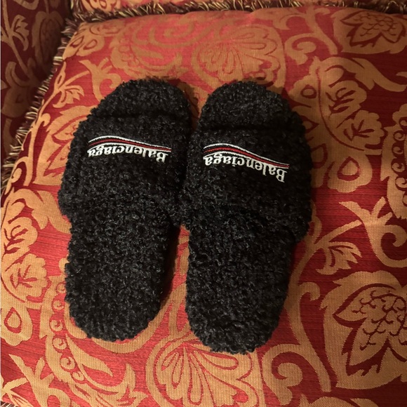 Balenciaga Black Textured Slides - Picture 2 of 3